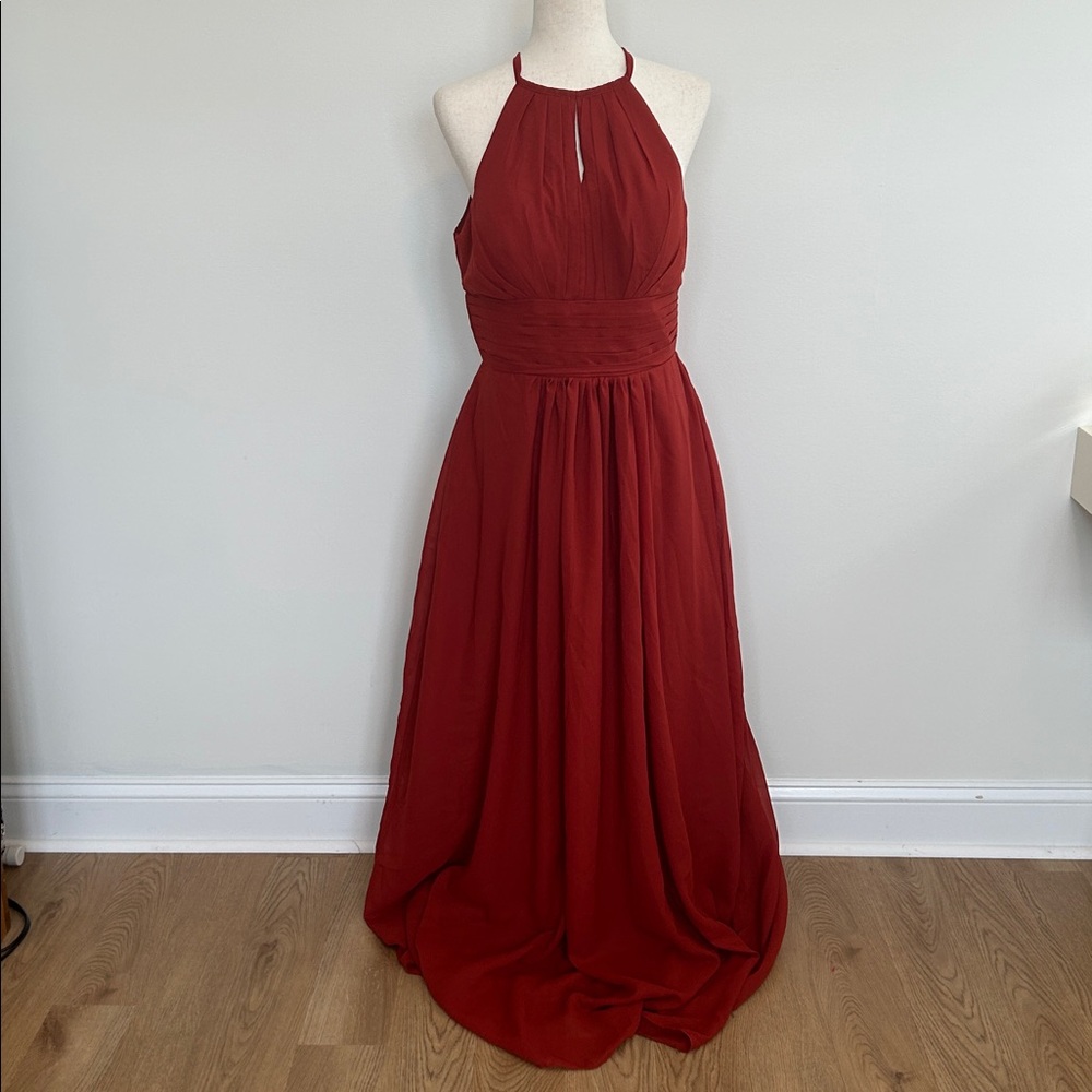 Chic Halter Neck Formal Gown in Brick Red /‎ Rust